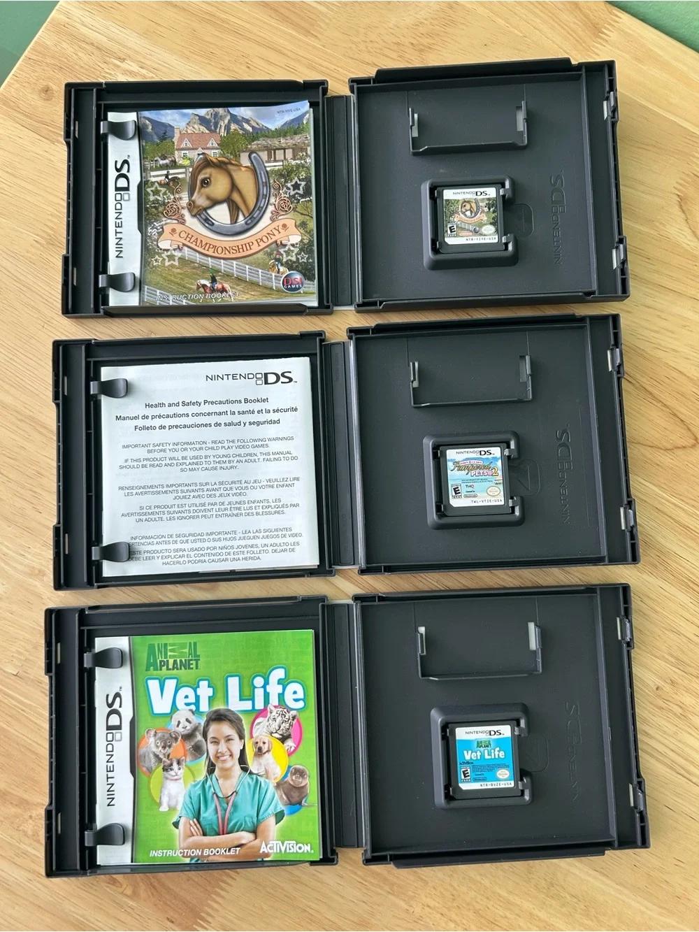 Nintendo DS Vet Life Game - Bright Green Cover